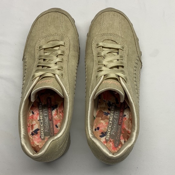 Skechers Relaxed Fit Denim Slip On Athletic Casual Shoe Size 8 Colour Natural - Picture 4 of 8